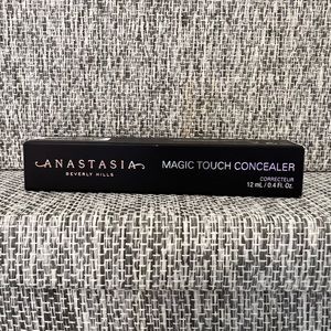 Anastasia Beverly Hills magic touch concealer